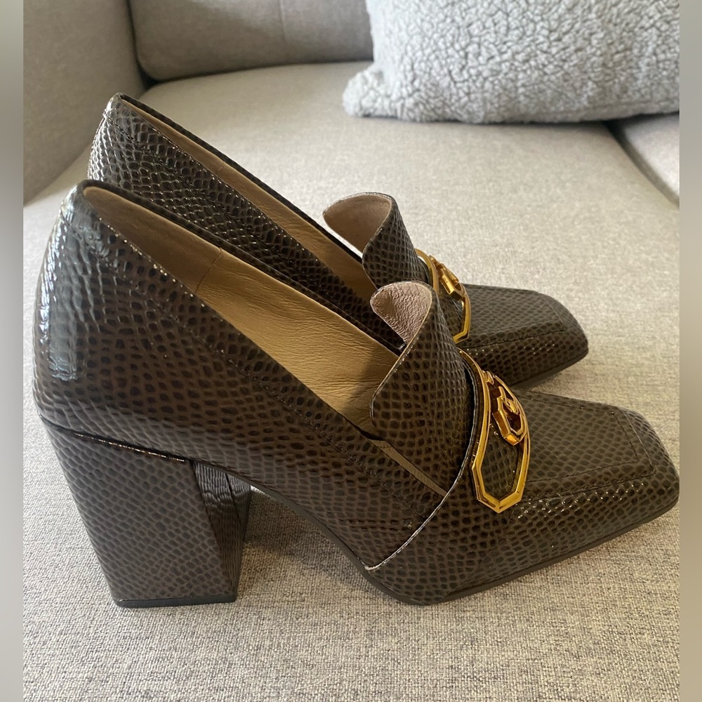 Brown heeled loafers size 6.5